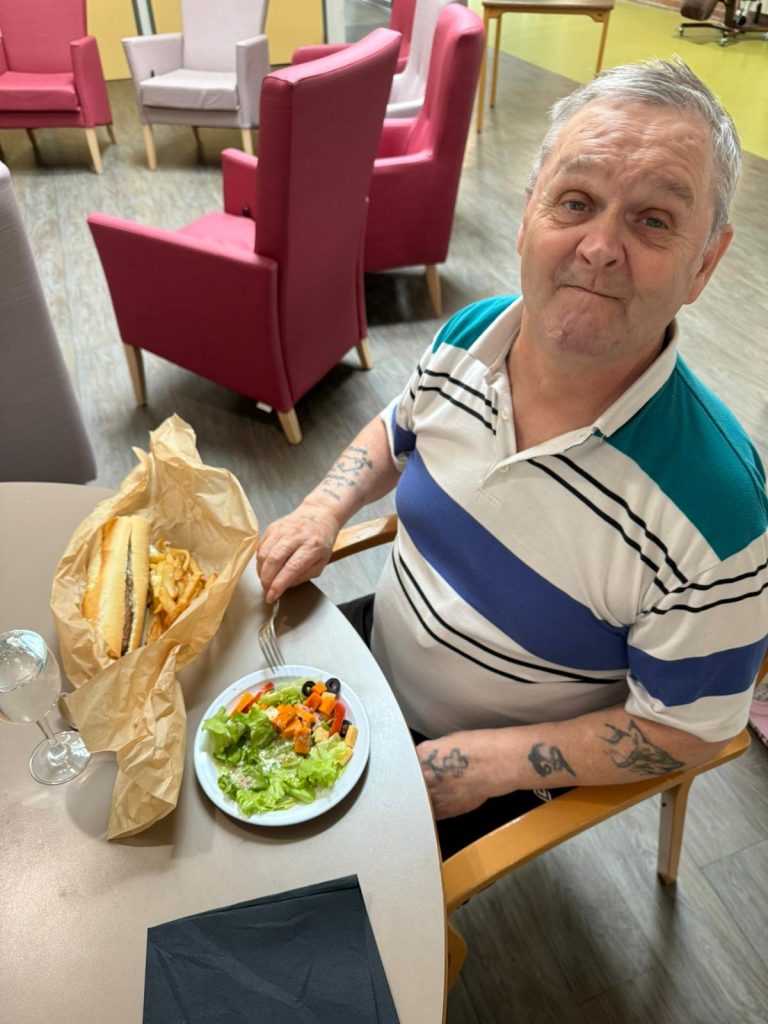 Repas friterie à Vieux-Condé